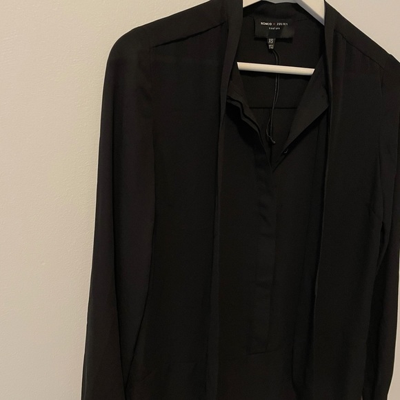 Romeo + Juliet Couture Black Sheer Tunic Blouse - Picture 2 of 12